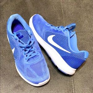 Nike Women’s Revolution 3 Running Shoes Size 9